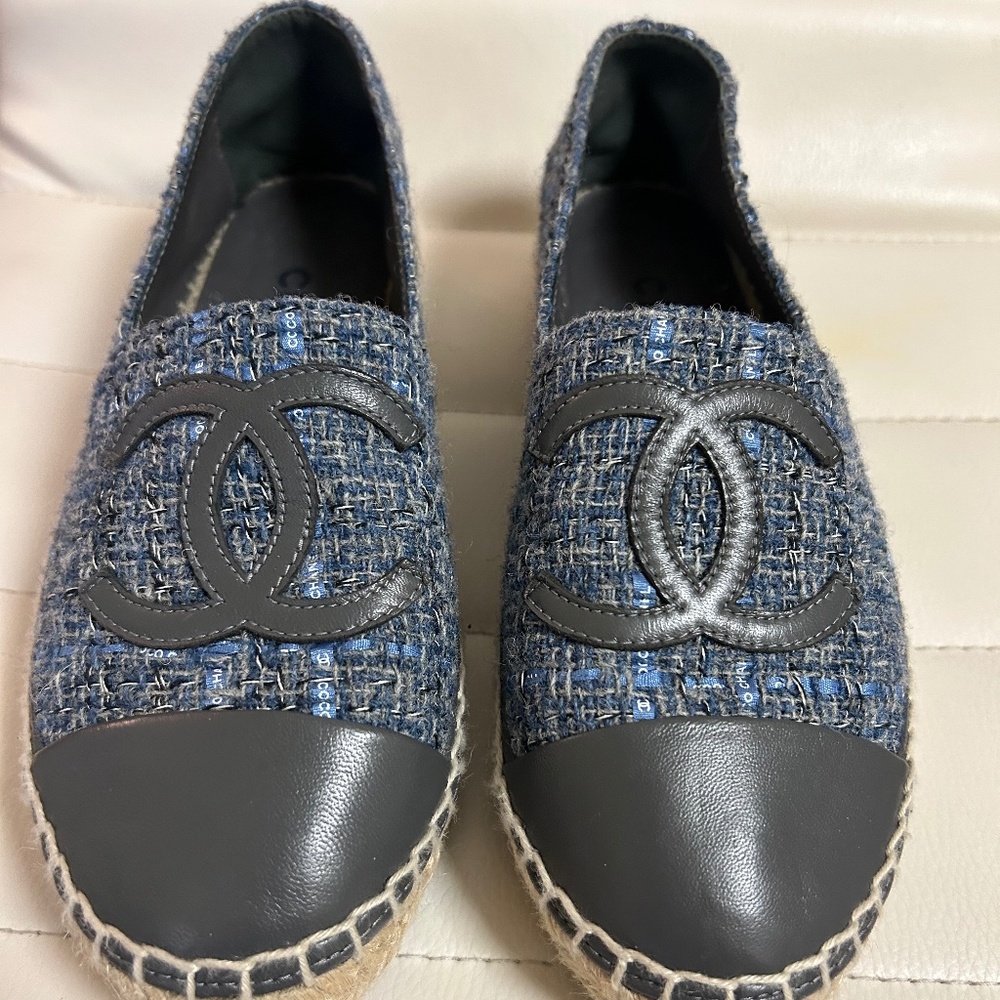 Women’s size 5 CHANEL espadrille